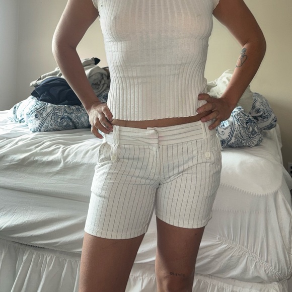 Shorts - Picture 4 of 4